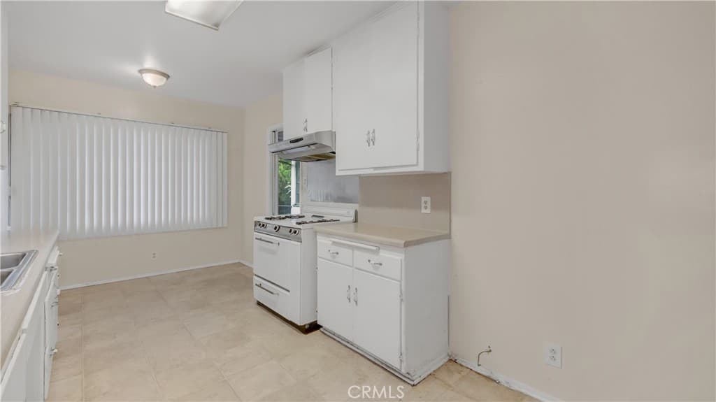 Home at 154 S Lima Street, Sierra Madre — photo 12 of 12