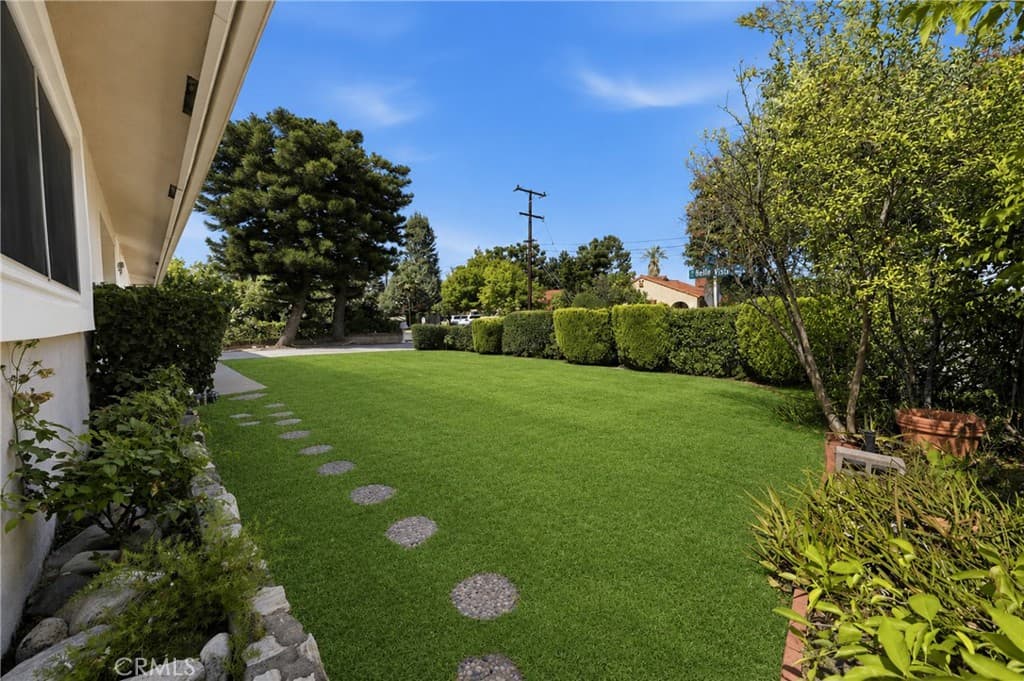 Home at 2031 Bella Vista Avenue, Arcadia — photo 3 of 12