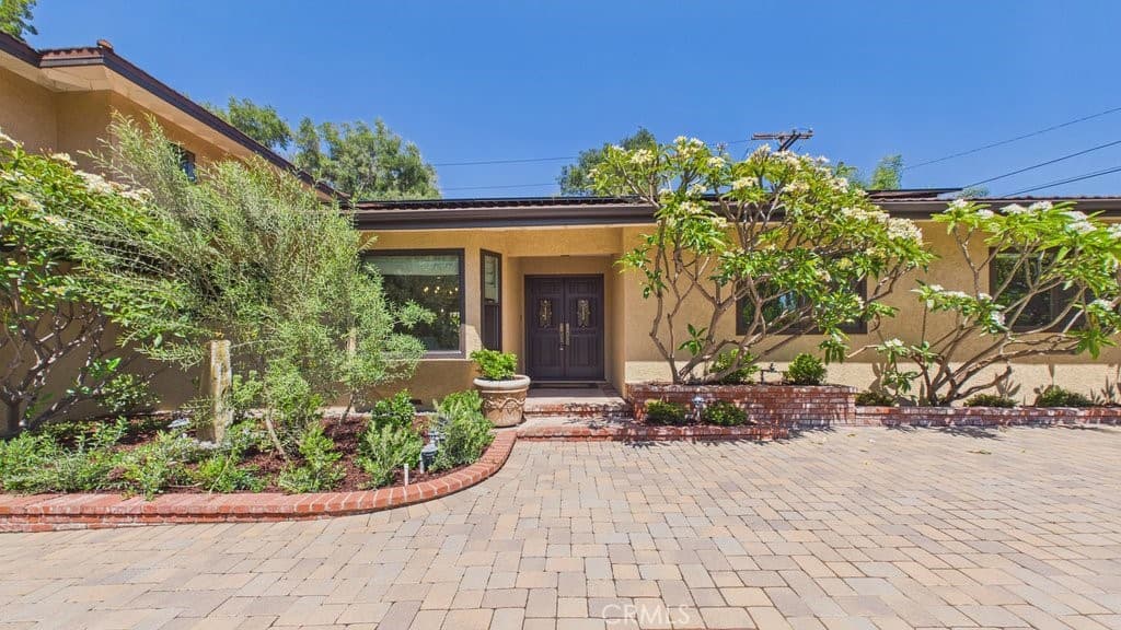 Home at 340 Toyon, Sierra Madre — photo 2 of 12