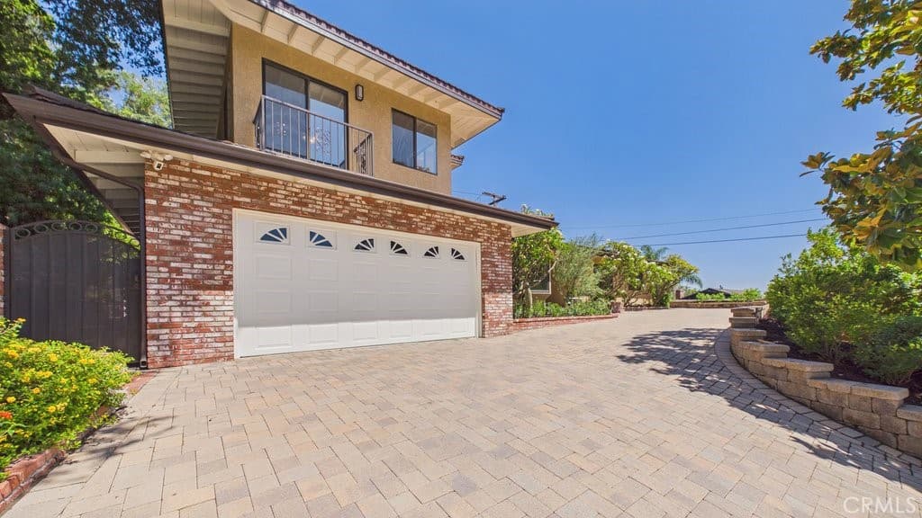 Home at 340 Toyon, Sierra Madre — photo 3 of 12