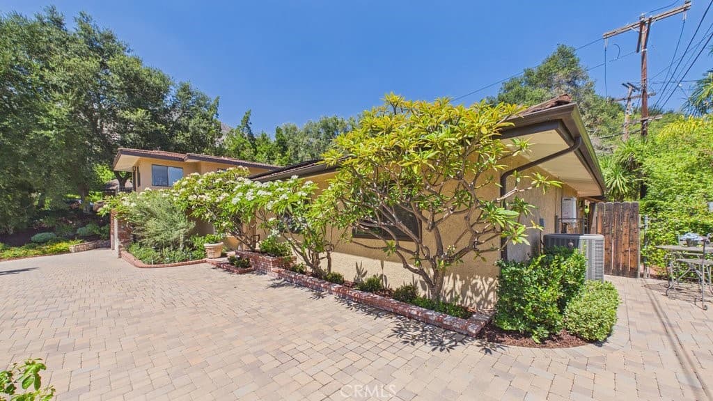 Home at 340 Toyon, Sierra Madre — photo 5 of 12
