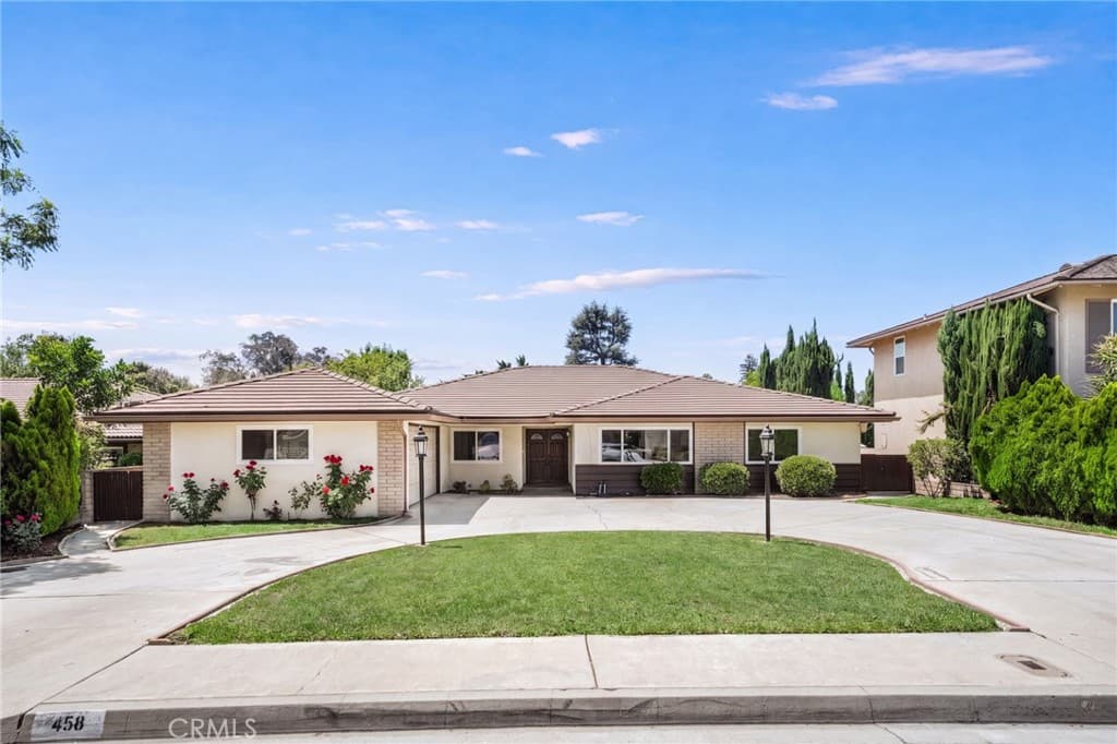 Home at 458 W Winnie Way, Arcadia — photo 1 of 12