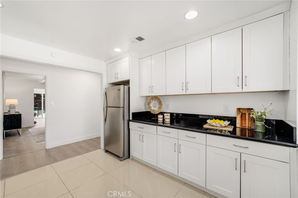 Home at 458 W Winnie Way, Arcadia — photo 10 of 12
