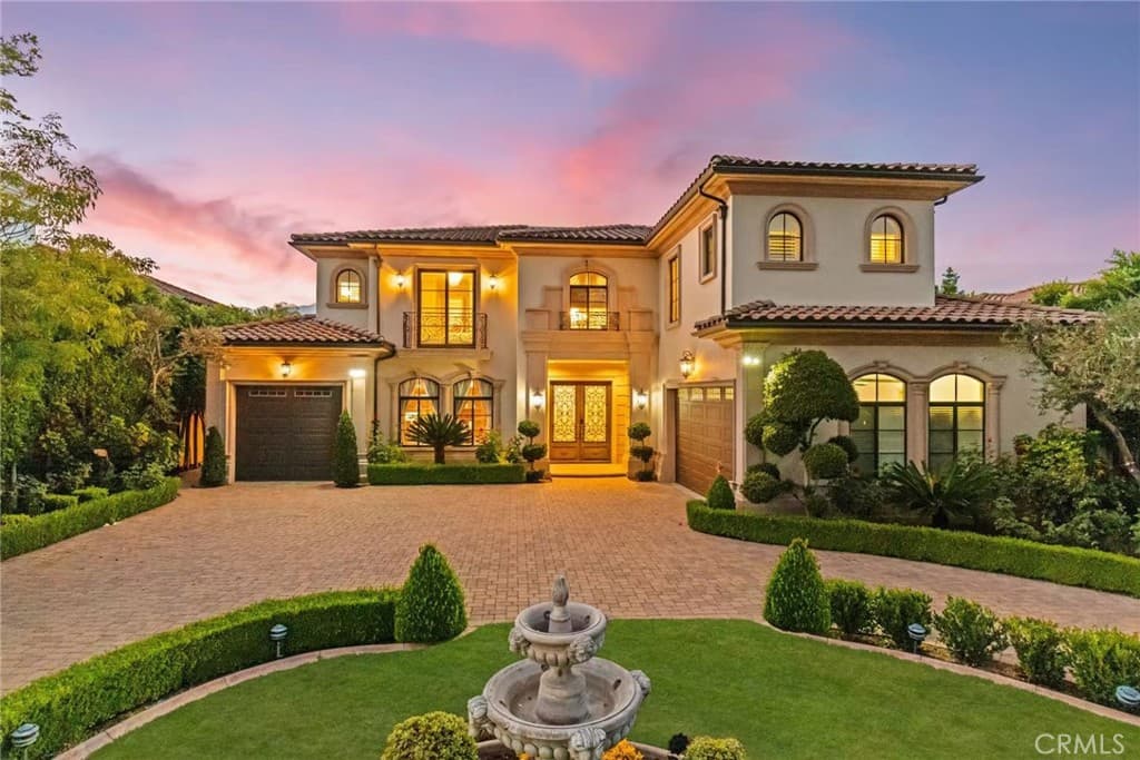 Home at 271 W Naomi Avenue, Arcadia — photo 1 of 12