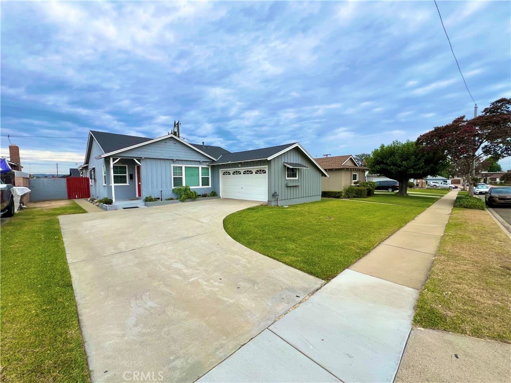 Home at 256 E Groverdale Street, Covina — photo 3 of 12