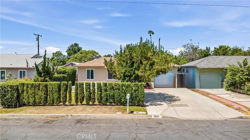 Home at 1931 Delford, Duarte — photo 1 of 12