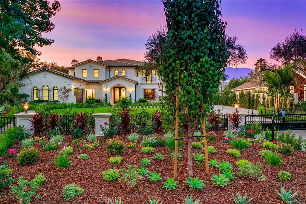 Home at 251 Longley Way, Arcadia — photo 4 of 12