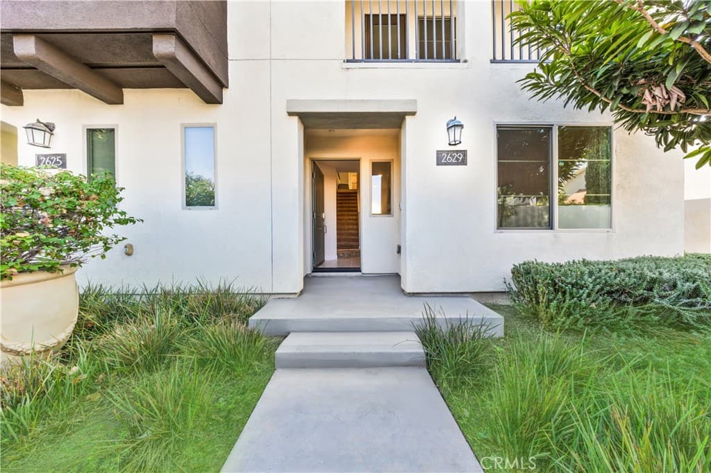 Townhouse at 2629 Winston Court, Arcadia — photo 3 of 12