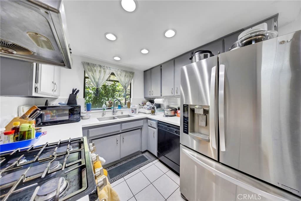 Condo at 5320 Peck Road 12, El Monte — photo 9 of 12