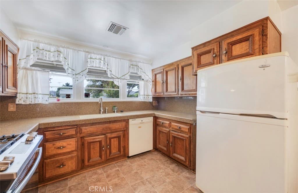 Home at 5340 Loma, Temple City — photo 11 of 12