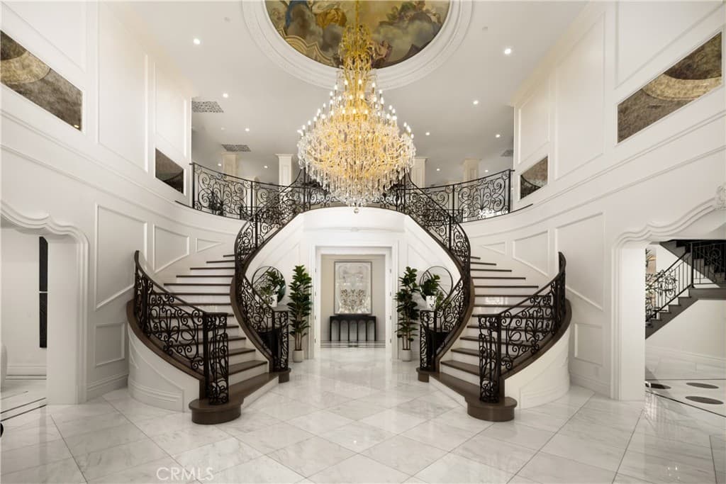 Home at 800 Hampton Road, Arcadia — photo 8 of 12