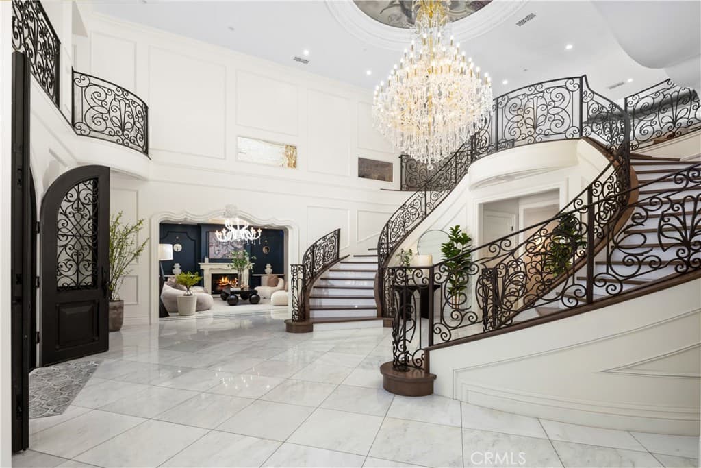 Home at 800 Hampton Road, Arcadia — photo 9 of 12