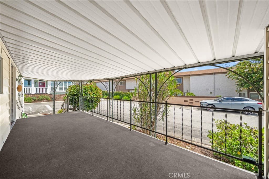 Home at 1035 17 E Huntington Avenue 17, Monrovia — photo 5 of 12
