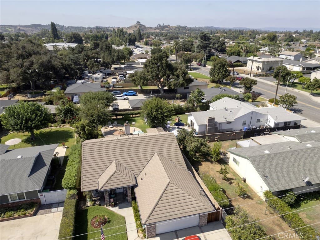 Home at 1116 E Gladstone Street, La Verne — photo 2 of 12
