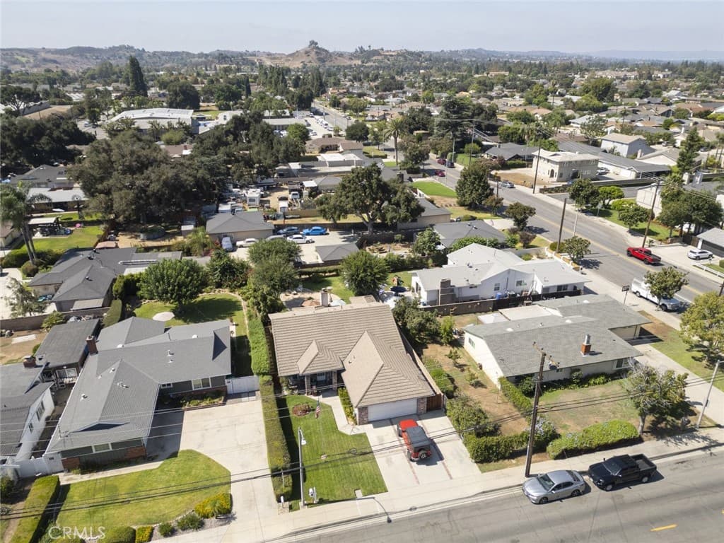 Home at 1116 E Gladstone Street, La Verne — photo 3 of 12