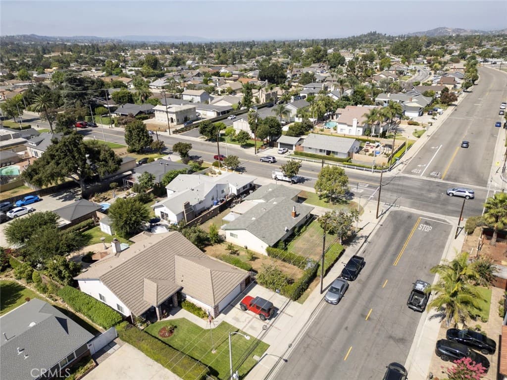 Home at 1116 E Gladstone Street, La Verne — photo 4 of 12