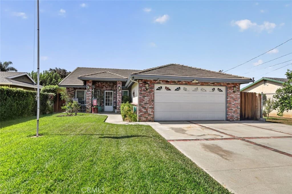 Home at 1116 E Gladstone Street, La Verne — photo 8 of 12