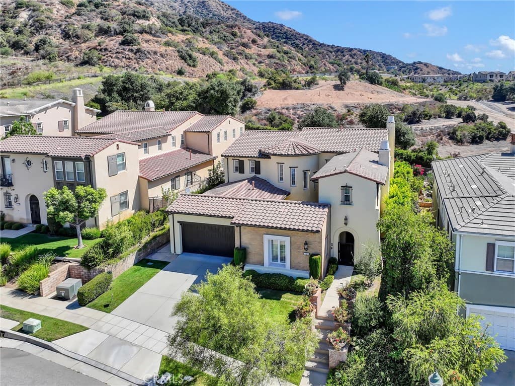 Home at 510 E. Viewcrest, Azusa — photo 4 of 12
