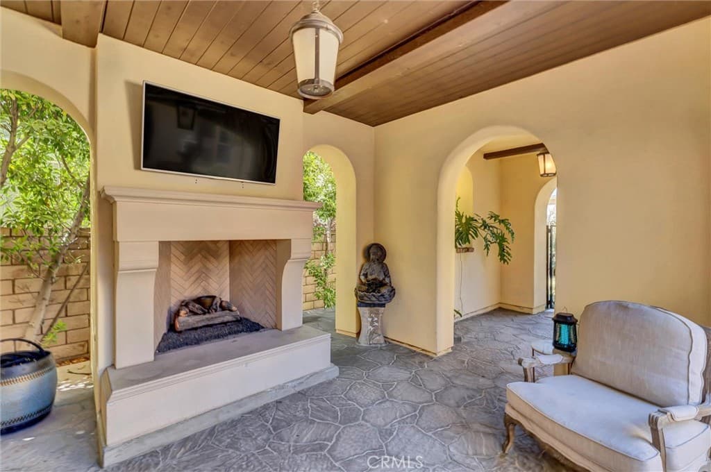 Home at 510 E. Viewcrest, Azusa — photo 5 of 12