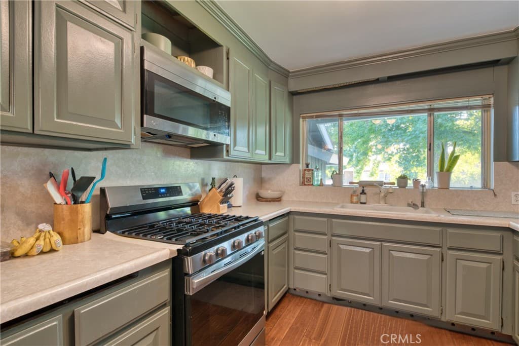 Home at 142 Stedman, Monrovia — photo 10 of 12