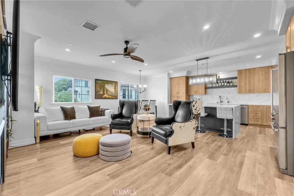 Townhouse at 318 California Street, Arcadia — photo 8 of 12