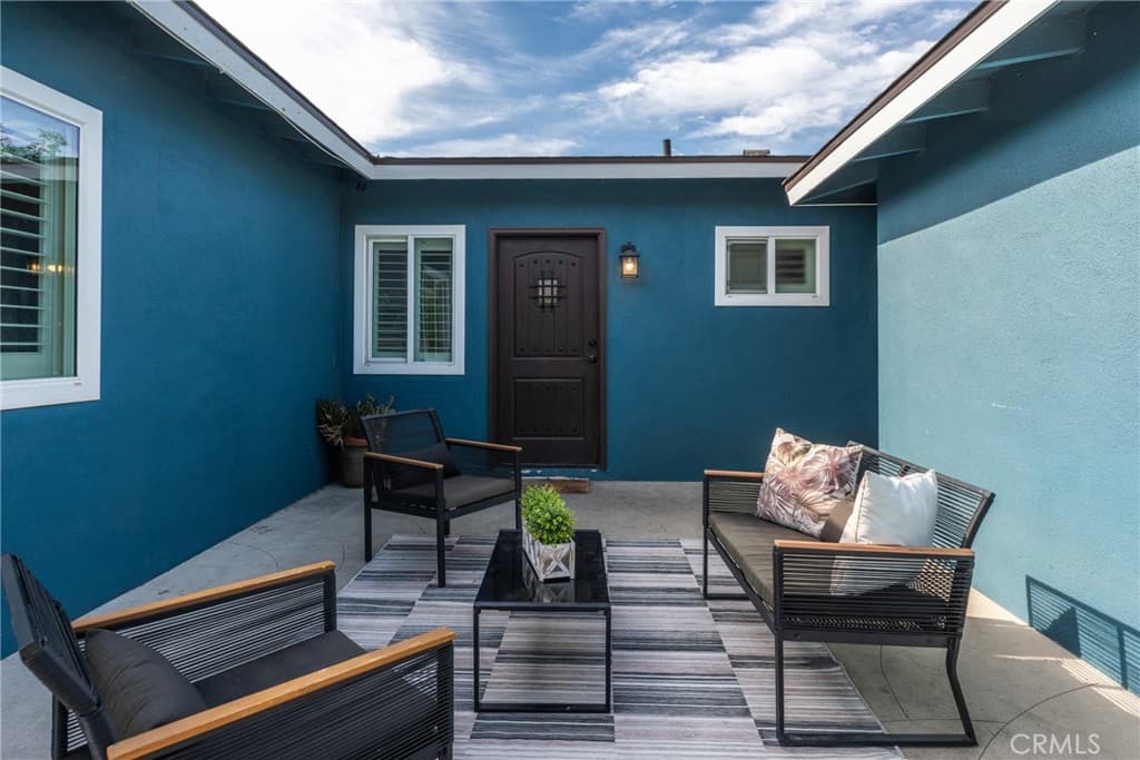 Home at 550 Greenbank Avenue, Duarte — photo 4 of 12