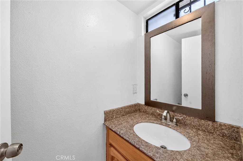 Townhouse at 13856 Ramona Parkway, Baldwin Park — photo 6 of 12