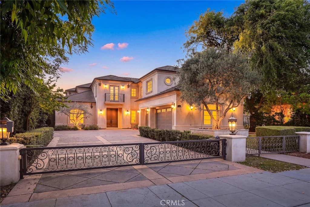 Home at 1201 S 10th Avenue, Arcadia — photo 1 of 12
