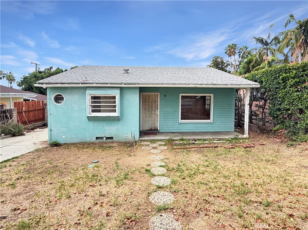 Home at 490 E Highland Avenue, Sierra Madre — photo 1 of 12