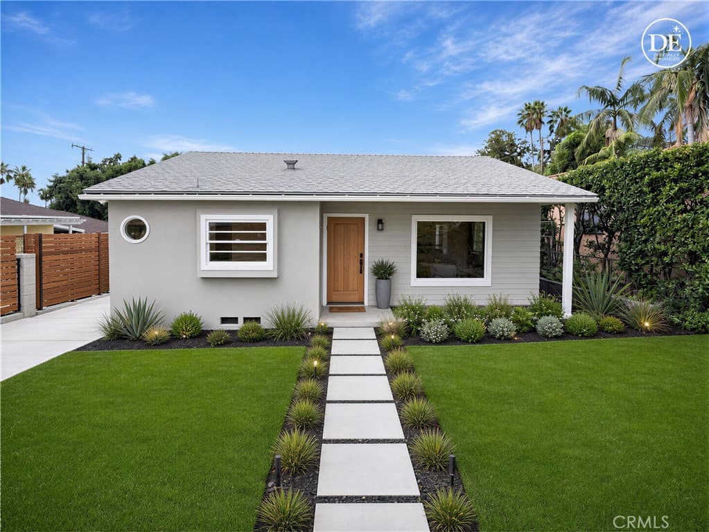 Home at 490 E Highland Avenue, Sierra Madre — photo 3 of 12