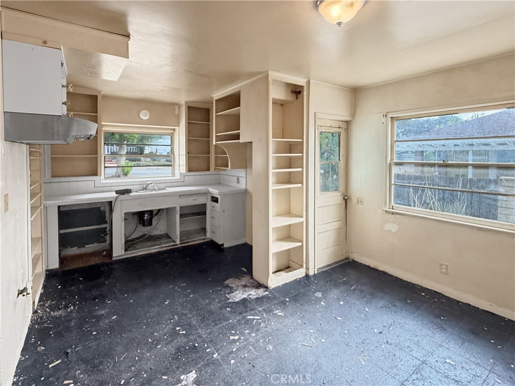 Home at 490 E Highland Avenue, Sierra Madre — photo 8 of 12