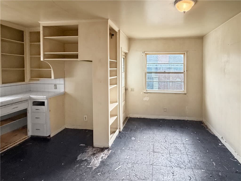 Home at 490 E Highland Avenue, Sierra Madre — photo 9 of 12