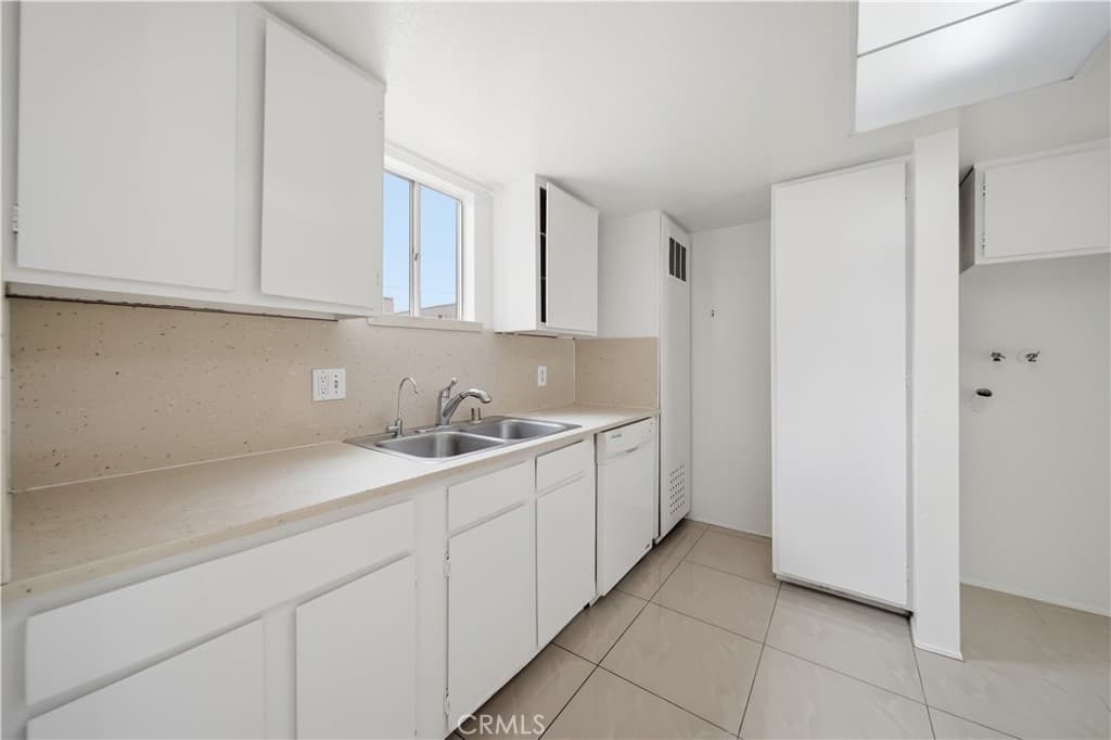 Condo at 11829 Ferris Road B, El Monte — photo 11 of 12