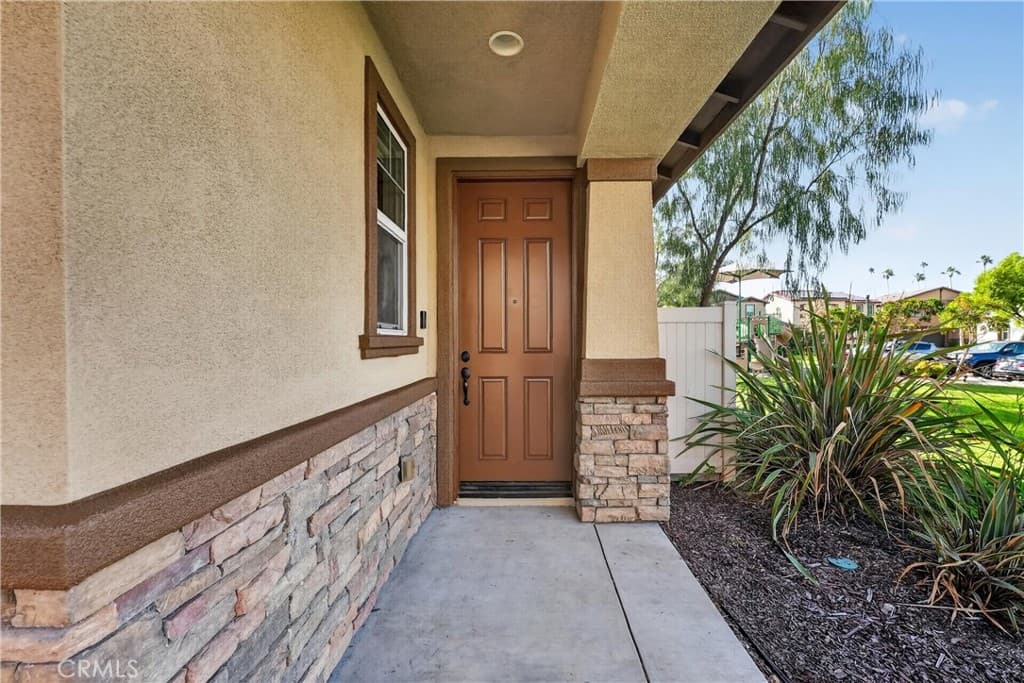 Home at 525 Thyberg, West Covina — photo 2 of 12