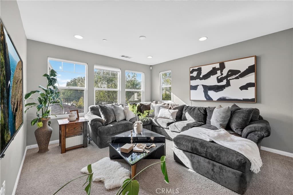 Home at 525 Thyberg, West Covina — photo 10 of 12