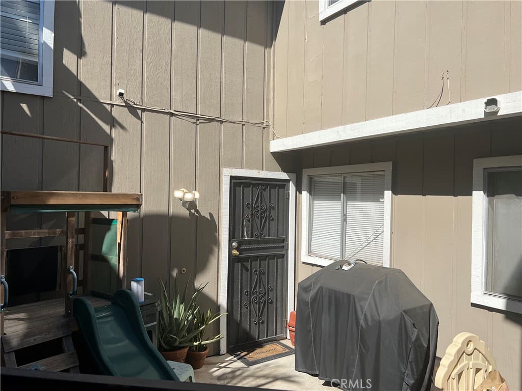 Townhouse at 2421 S Reservoir, Pomona — photo 2 of 12