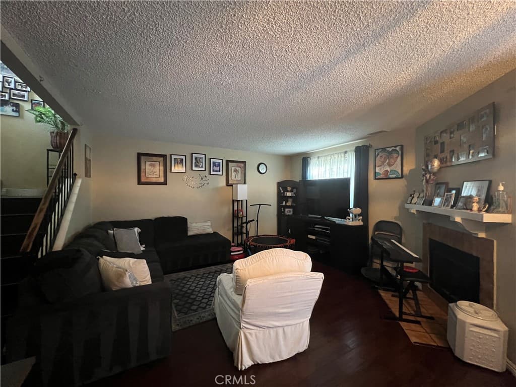 Townhouse at 2421 S Reservoir, Pomona — photo 4 of 12