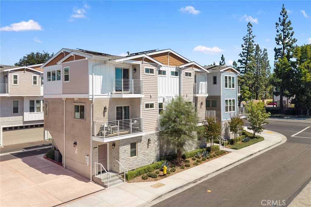 Townhouse at 2457 1st Avenue, La Verne — photo 3 of 12