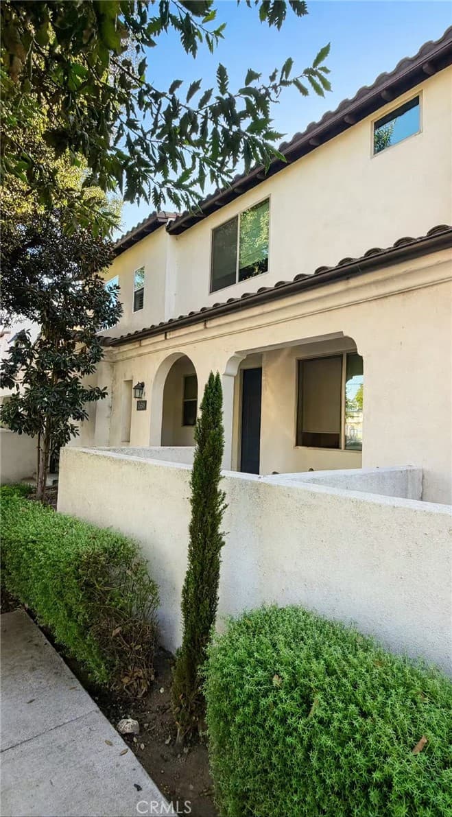 Condo at 2608 Winston Court, Arcadia — photo 1 of 9