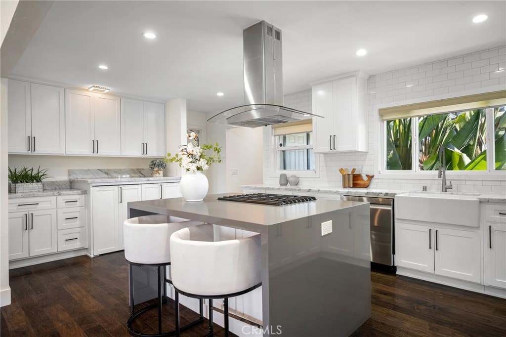 Home at 334 Hill, Monrovia — photo 12 of 12