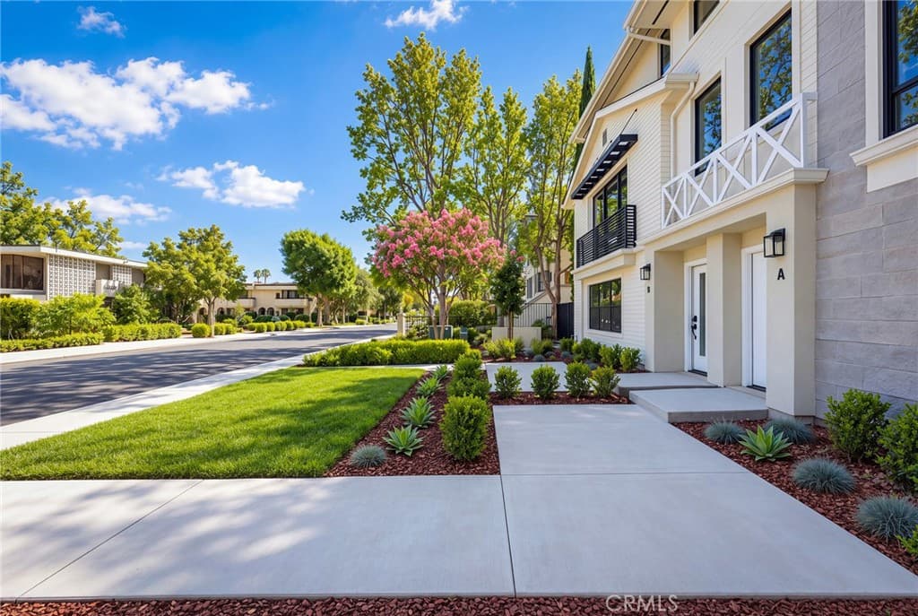Condo at 1025 La Cadena A, Arcadia — photo 3 of 12
