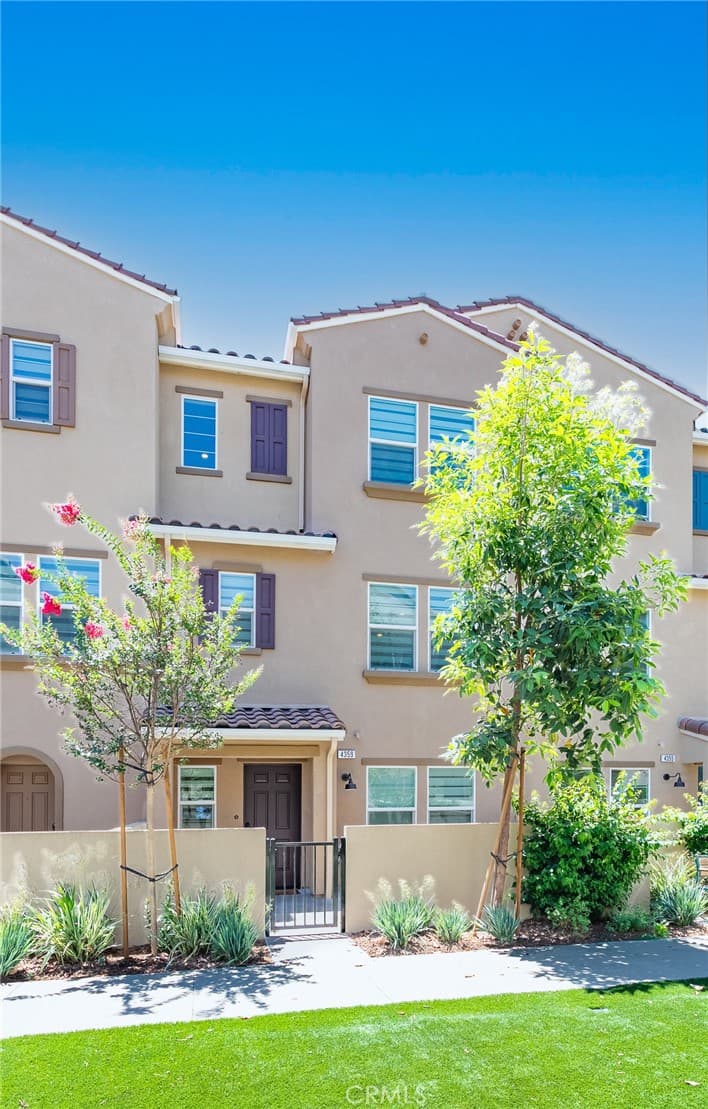 Townhouse at 4359 Alamo Lane, Arcadia — photo 2 of 12