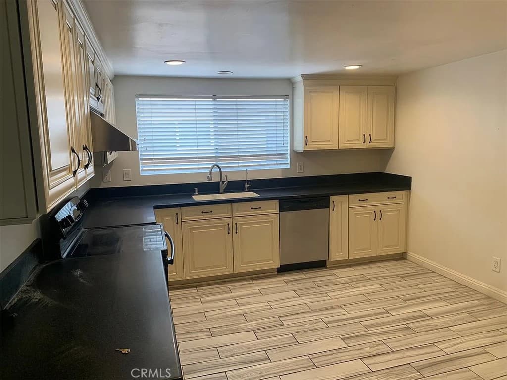 Condo at 620 W Huntington 213, Arcadia — photo 9 of 12