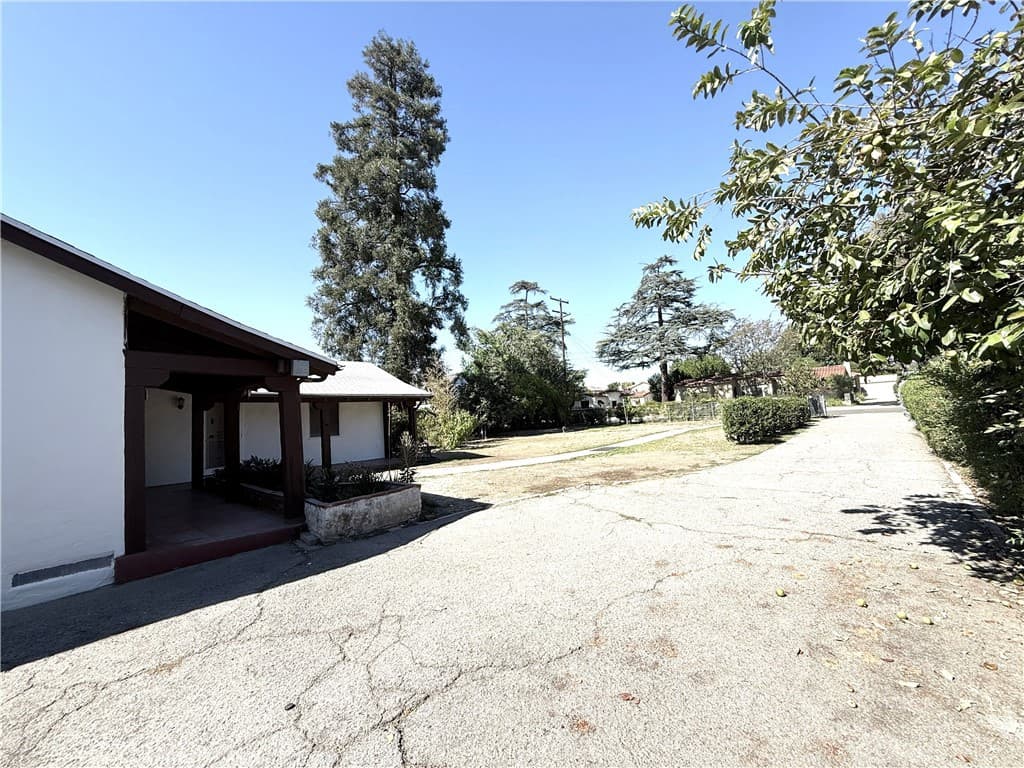 Home at 9928 Howland, Temple City — photo 6 of 12