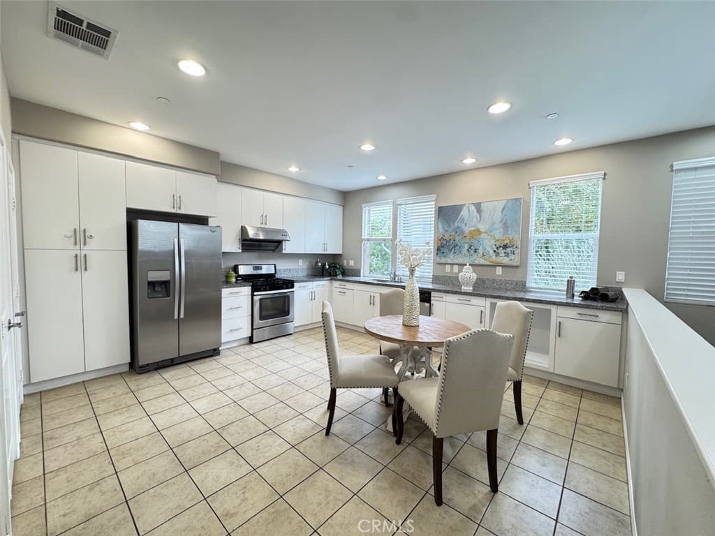 Condo at 150 E Commercial, San Dimas — photo 7 of 12