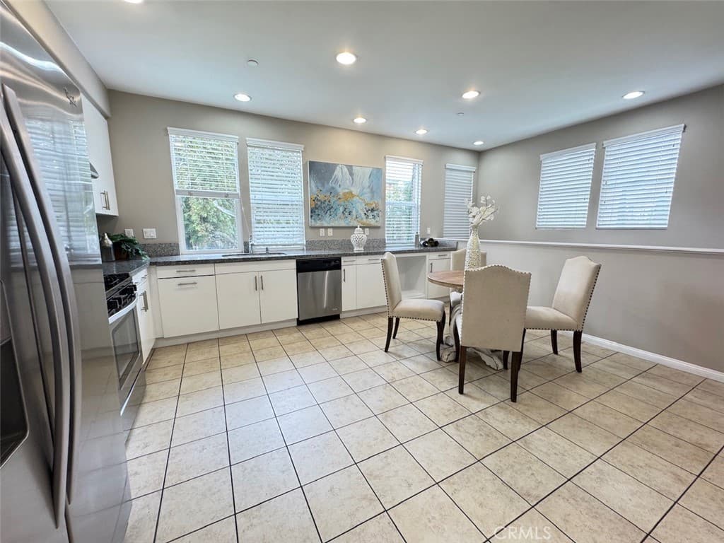 Condo at 150 E Commercial, San Dimas — photo 9 of 12