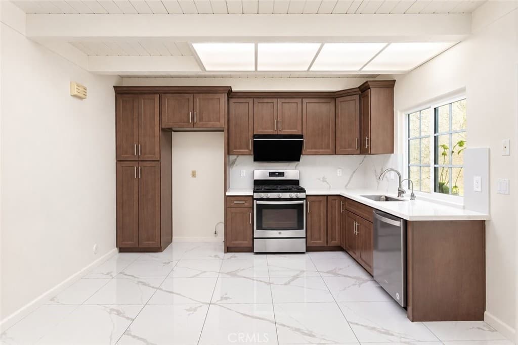 Condo at 20034 Esquiline, Walnut — photo 8 of 12