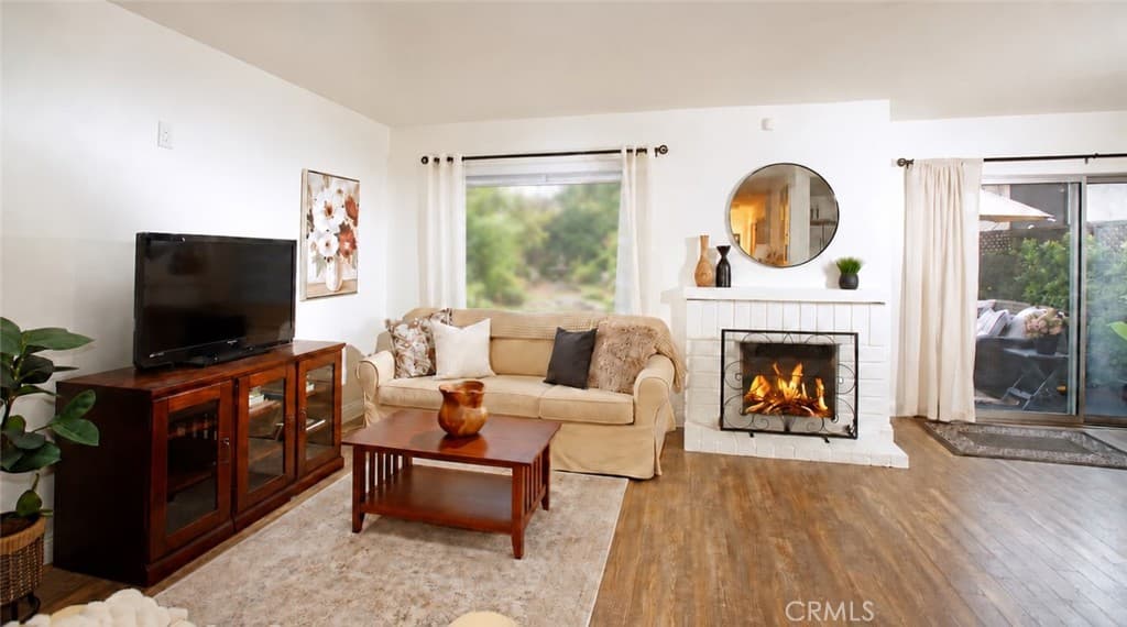 Townhouse at 411 Heatherglen, San Dimas — photo 3 of 12