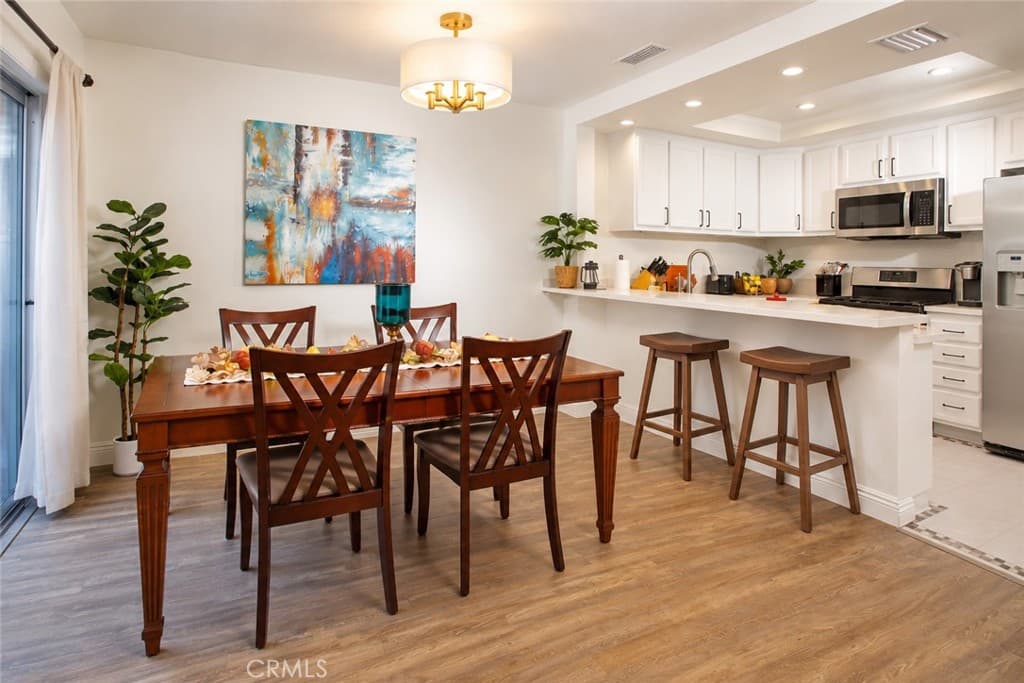 Townhouse at 411 Heatherglen, San Dimas — photo 7 of 12
