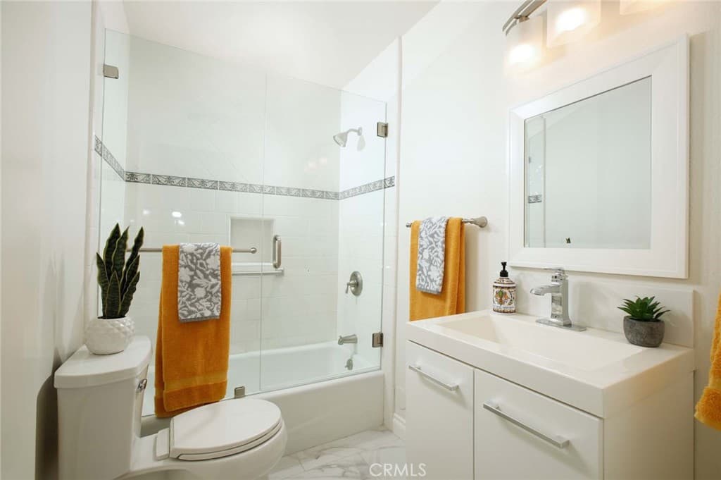 Townhouse at 411 Heatherglen, San Dimas — photo 10 of 12